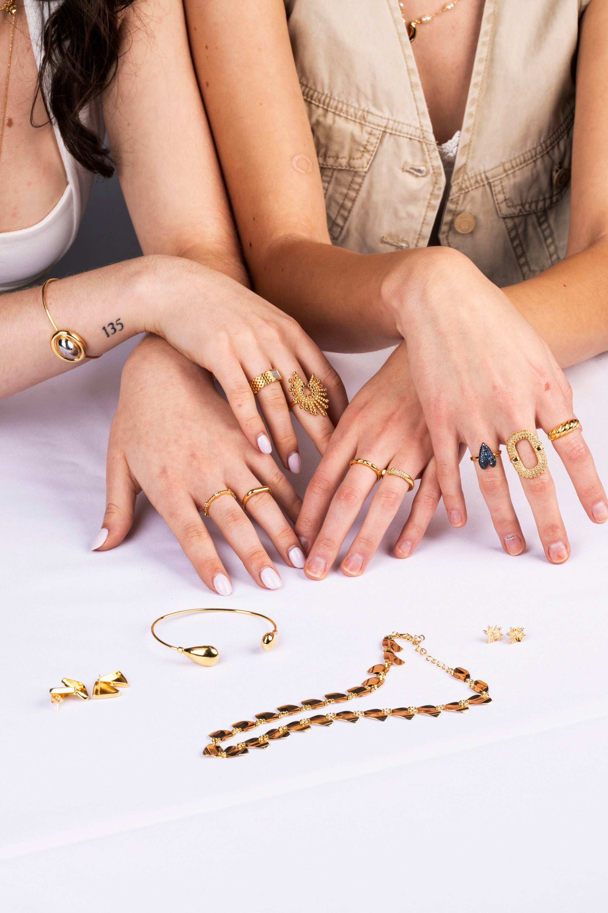 Anillo chispas transparentes