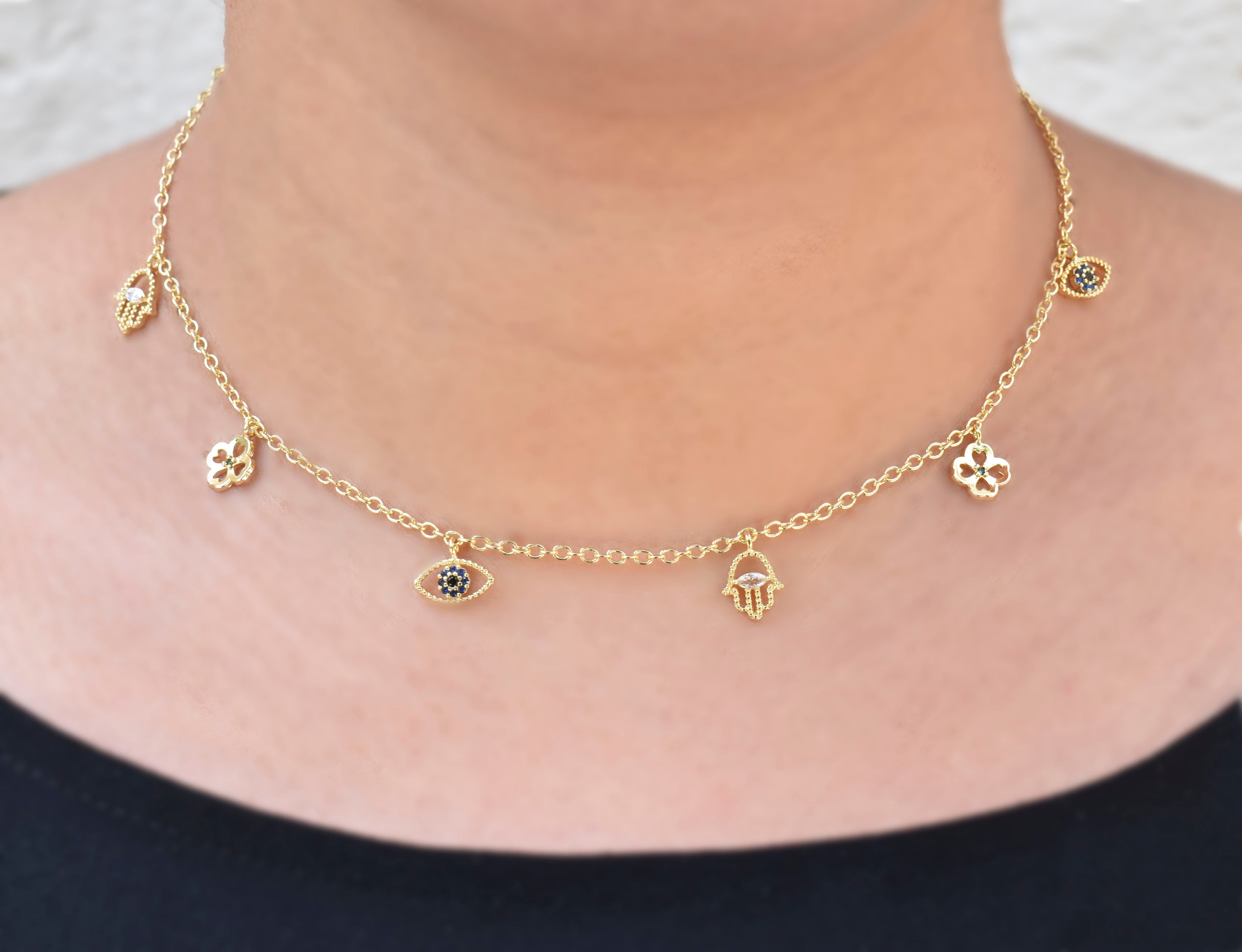 Collar Amuletos de Oro